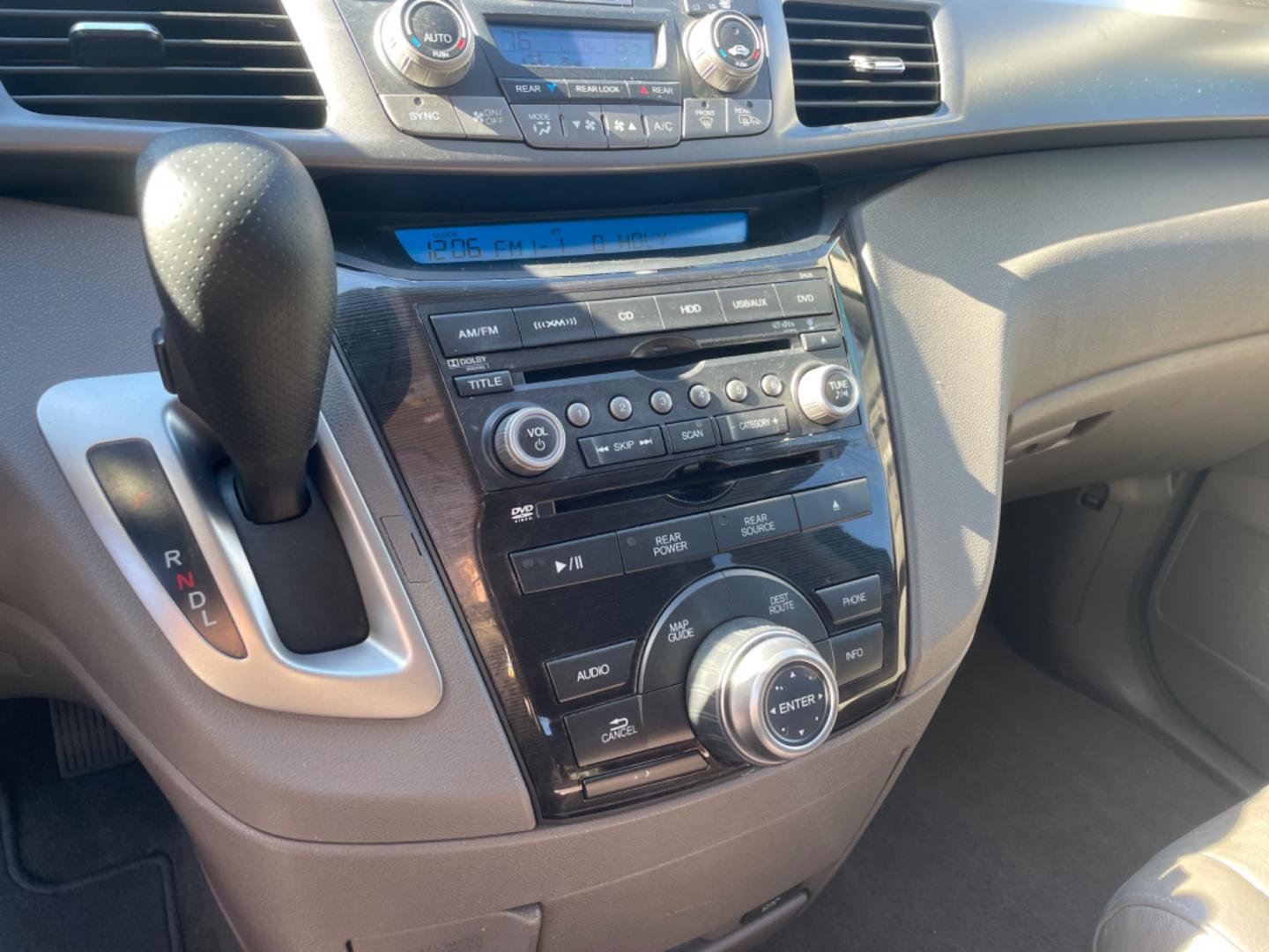 2013 GRAY HONDA ODYSSEY TOURING (5FNRL5H91DB) with an 3.5L engine, Automatic transmission, located at 5103 Dorchester Rd., Charleston, SC, 29418-5607, (843) 767-1122, 36.245171, -115.228050 - Photo#21